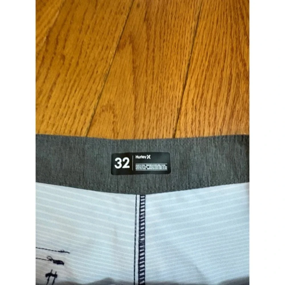 Hurley Mens Board Shorts Size‎ 32 Navy Blue Grey Striped Swim Trunks Logo Surf